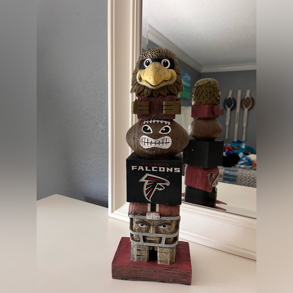 Atlanta Falcons tiki totem
